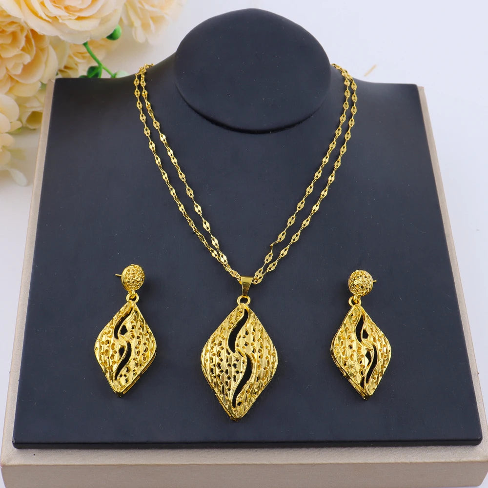 24K Gold Geometric Jewelry Set – Necklace & Earrings