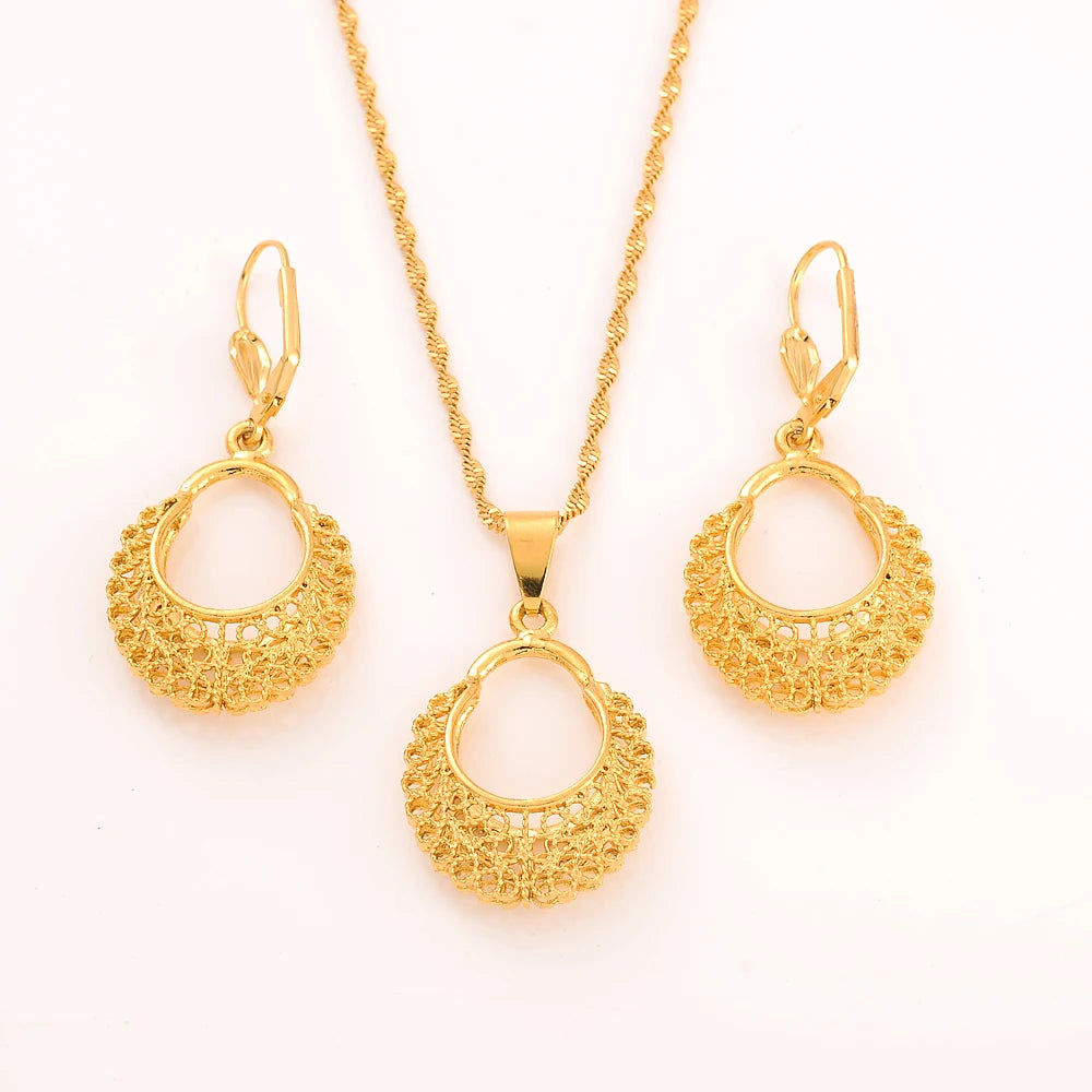 Gold Flower Jewelry Set – Necklace & Earrings for Women