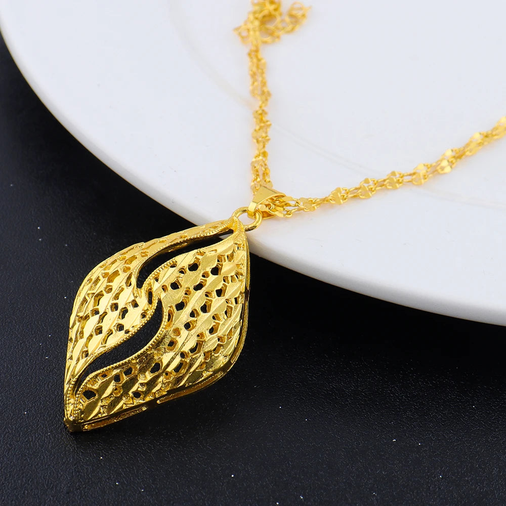 24K Gold Geometric Jewelry Set – Necklace & Earrings