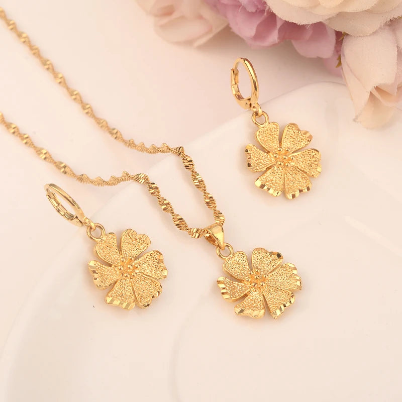 Gold Flower Jewelry Set – Necklace & Earrings for Women